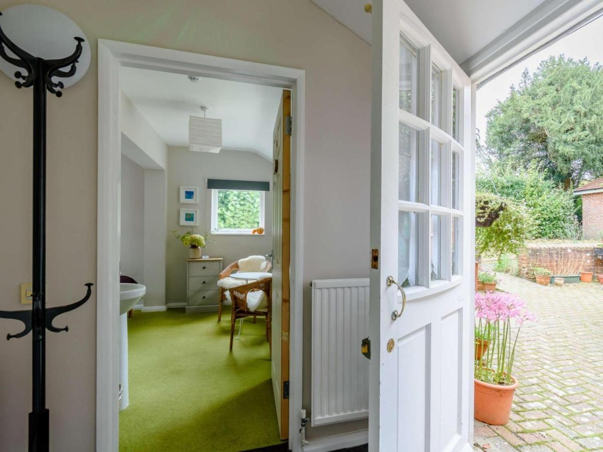 Claridge House Bed & Breakfast Lingfield Dış mekan fotoğraf