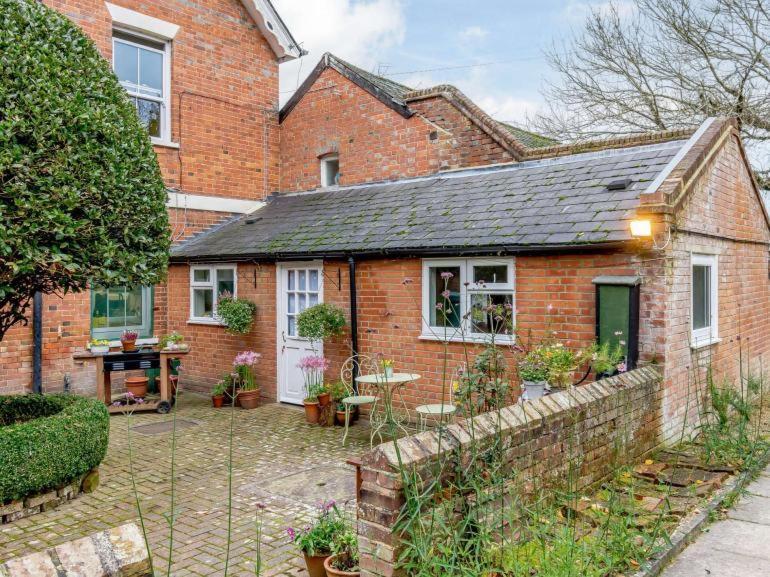 Claridge House Bed & Breakfast Lingfield Dış mekan fotoğraf