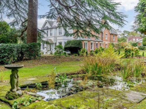 Claridge House Bed & Breakfast Lingfield Dış mekan fotoğraf