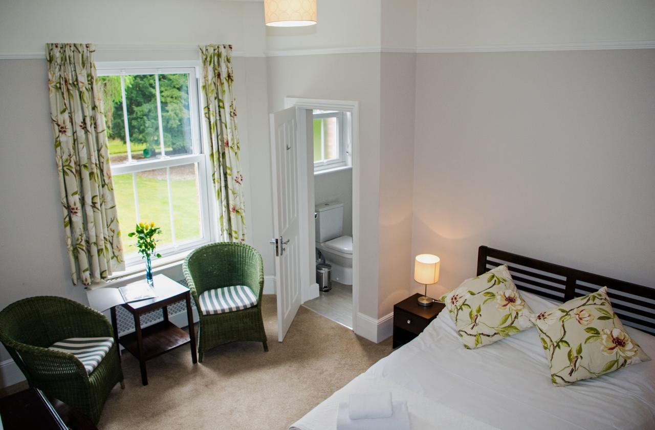 Claridge House Bed & Breakfast Lingfield Dış mekan fotoğraf